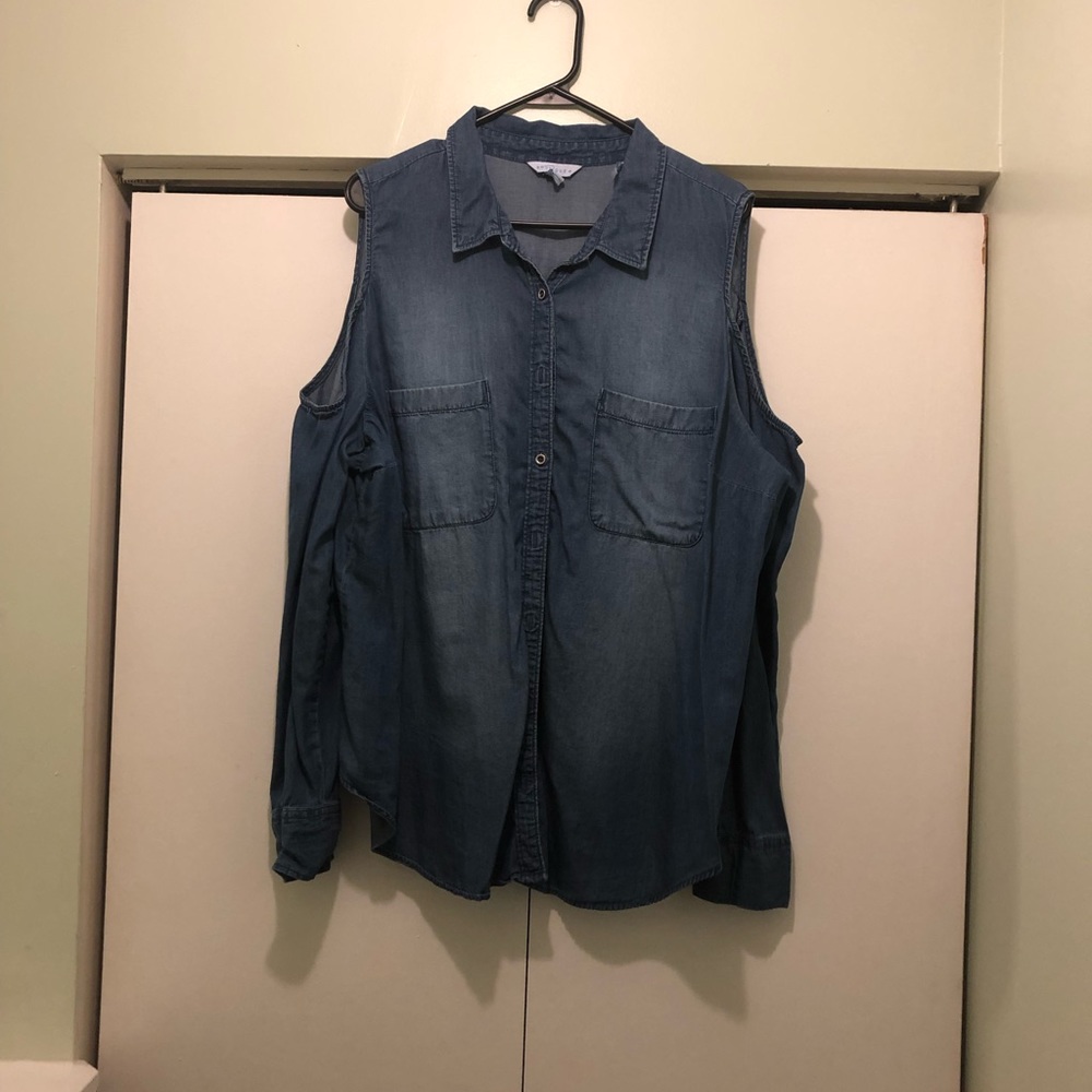 Women’s cold shoulder denim shirt!!!
